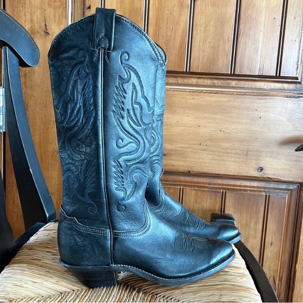 Black leather cowboy boots women’s 6
